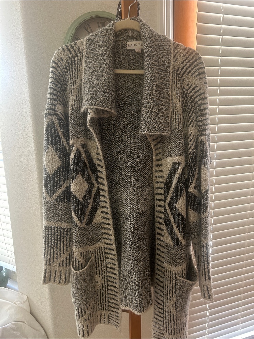 Knox Rose Cream and Gray Geometric Open-Front Cardigan VGUC